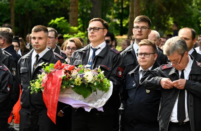 Sankt Augustin nimmt Abschied: Gedenkfeier für verstorbene Feuerwehrleute How to unlock computer keypad