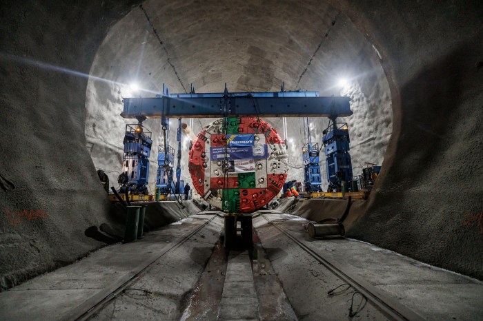 Tunnelbohrmaschine Gripper-TBM How to take off autocorrect