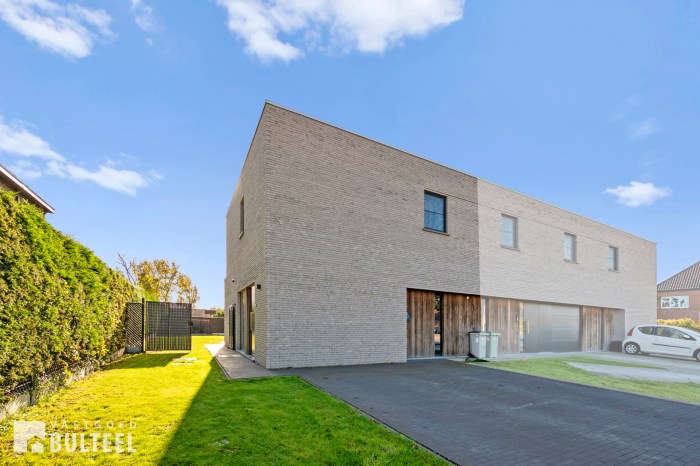 Moderne half open bebouwing met 3 slaapkamers en tuin! How to add a heading in google docs